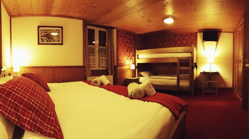 Family B&B Le Vieux Chalet Chateau-d'Oex Szoba fotó